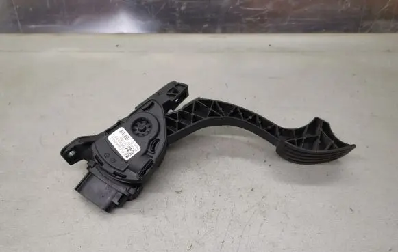 Ford Mondeo MK IV Accelerator throttle pedal 6G929F836RC 6PV00922014