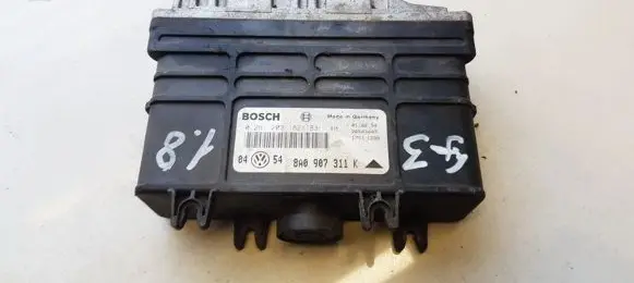 Volkswagen Golf III Engine control unit/module 8A0907311K 0261203182