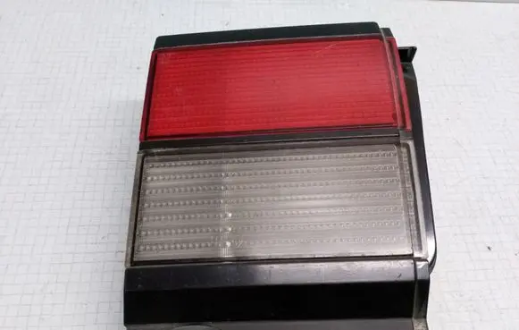 Volkswagen PASSAT B3 Tailgate rear/tail lights 357945108