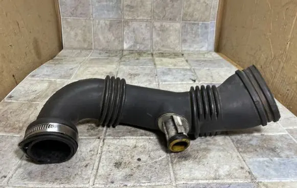 Citroen C4 I Turbo air intake inlet pipe/hose 9656953680A