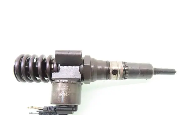 Volkswagen Golf V Fuel injector 0414720403 03G130073B