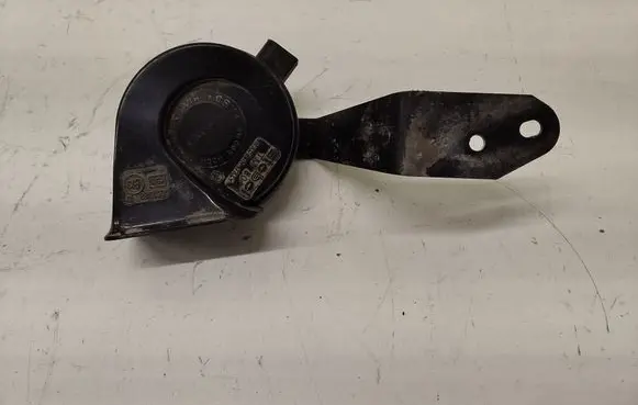 Audi A6 S6 C5 4B Horn signal 4B0951223A