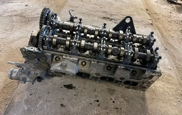 Mercedes-Benz Vito Viano W639 Engine head A6460101420 1987BJ021 170707