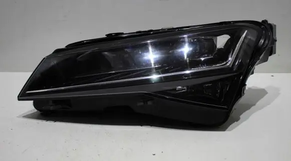 Skoda Superb B8 (3V) Headlight/headlamp