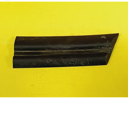 Opel Astra F Front arch trim 