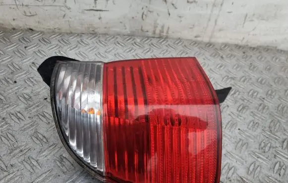 BMW 5 E39 Rear/tail lights 6902531 2496339