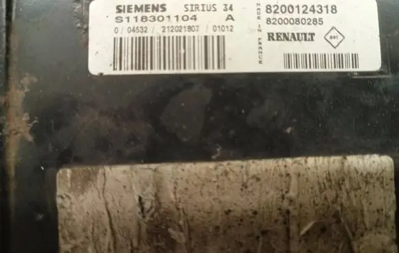Renault Megane I Engine control unit/module 8200124318 8200080285 S118301104