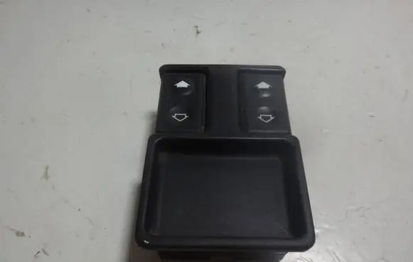BMW 5 E34 Electric window control switch 1374491