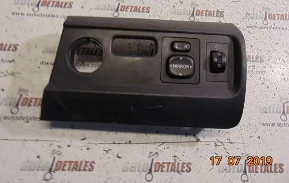 Toyota Corolla Verso AR10 Wing mirror switch 554470F010