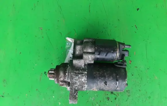 Volkswagen Polo Starter motor