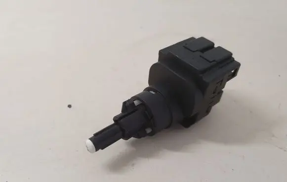 Volkswagen Touran I Brake pedal sensor switch 6Q0945511