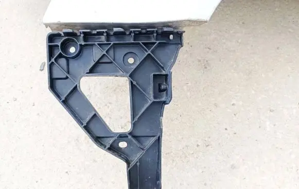 Audi A6 S6 C6 4F Front bumper mounting bracket