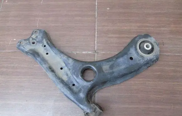 Seat Ibiza IV (6J,6P) Front lower control arm/wishbone 6R040152F