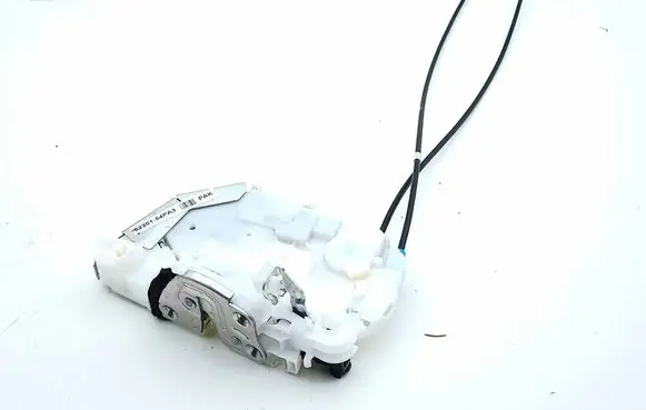 Suzuki Vitara (LY) Front door lock 8220154PA3