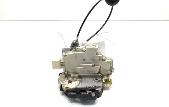 Audi A4 S4 B7 8E 8H Front door lock 8E1837015