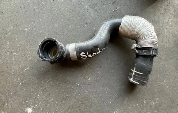 Skoda Octavia Mk3 (5E) Engine coolant pipe/hose 5Q0122073