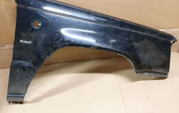Opel Monterey Fender