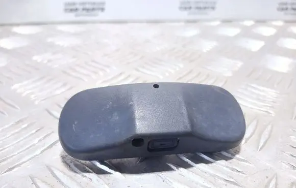 Volkswagen Golf V Windshield washer spray nozzle 