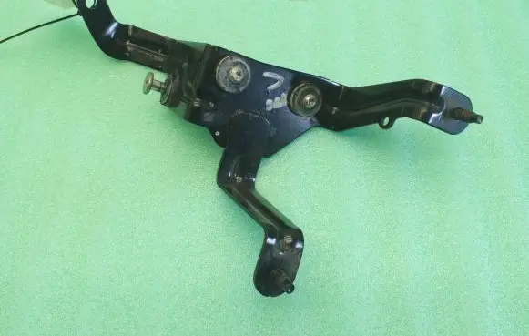 Ford Mustang VI ABS pump bracket FR3C2C304B