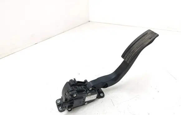 Renault Twingo II Accelerator throttle pedal 8200426241 6PV00908504 8200426241E