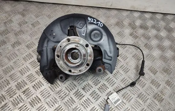 Opel Astra L Front wheel hub