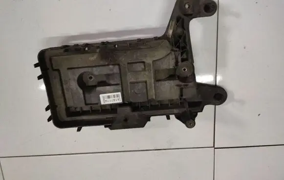 Audi A3 S3 8P Battery box tray 1K0915333B 1K0915333-B