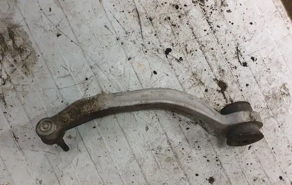 Volkswagen PASSAT B5 Front lower control arm/wishbone NOCODE