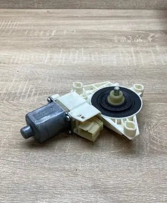 Mercedes-Benz C W204 Rear door window regulator motor 0130822442
