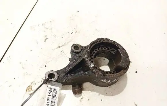 Engine mount bracket