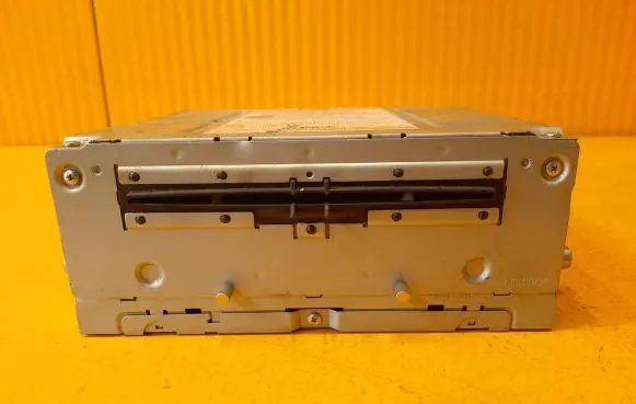 Radio/GPS head unit trim
