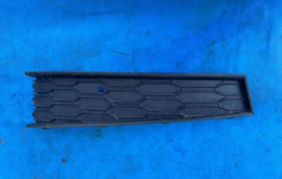 Skoda Scala Front bumper lower grill 657807681A 320020112