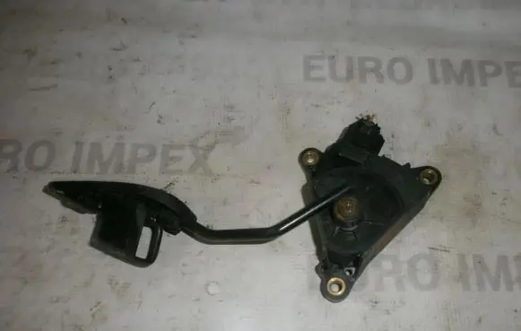 Nissan Micra Accelerator throttle pedal 18002ax600