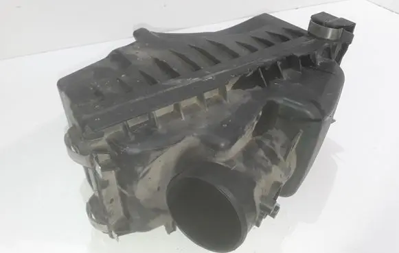 Toyota Corolla Verso AR10 Air filter box 0R01