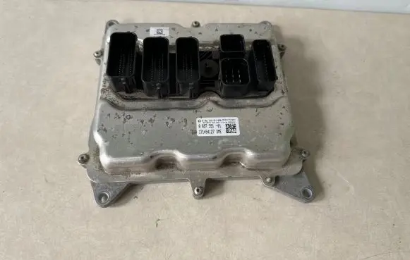 BMW X5 F15 Engine control unit/module 8697391 0261s18911