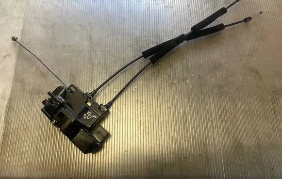 Chevrolet Captiva Front door lock