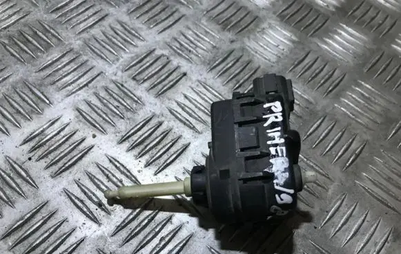 Nissan Primera Headlight level adjustment motor 
