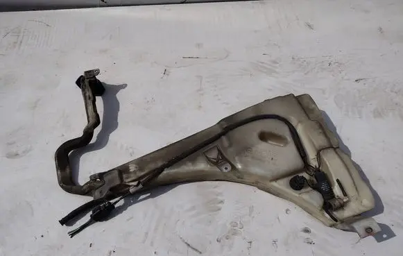Volkswagen Touareg I Lamp washer fluid tank 