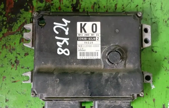 Suzuki Swift I Engine control unit/module ECU 3392062J0