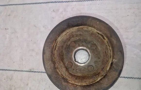 Mitsubishi Pajero Crankshaft pulley