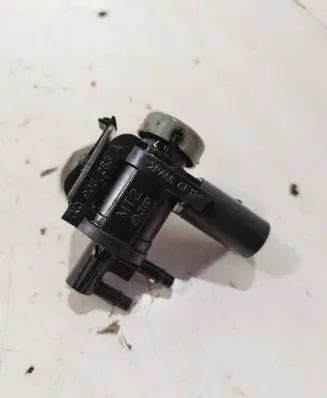 Volkswagen Touran I Turbo solenoid valve 1K0906283A