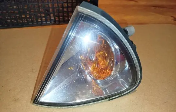 Toyota Avensis T220 Front indicator light 8152005030