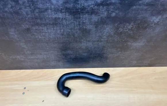 BMW 5 E60 E61 Engine coolant pipe/hose 7786034