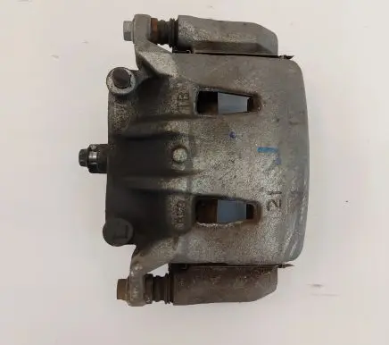 Nissan Leaf II (ZE1) Front brake caliper