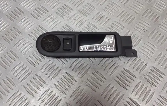 Volkswagen PASSAT B5.5 Rear door handle trim 3B0839114