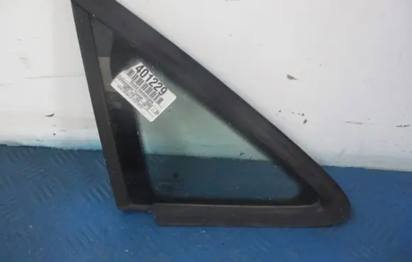 Volkswagen Cross Touran I Front door vent window glass four-door 