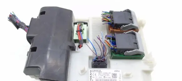 Volvo V70 Fuse box set 31384933AB