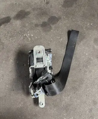 Mercedes-Benz E C207 W207 Front seatbelt A2078604185