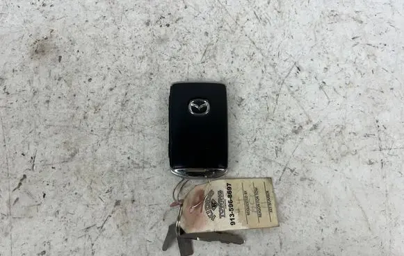 Mazda CX-30 Ignition key/card 