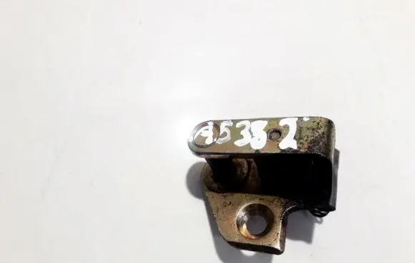 Ford Focus Front door lock loop/hook striker 96bgf21982aj