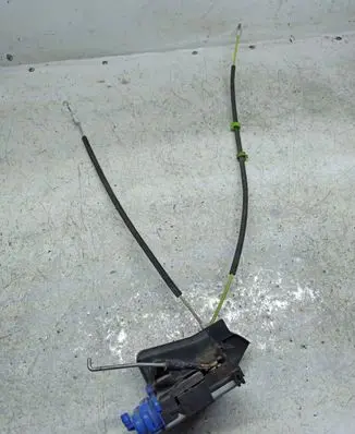 Audi A4 S4 B5 8D Rear door lock 8D0839016A